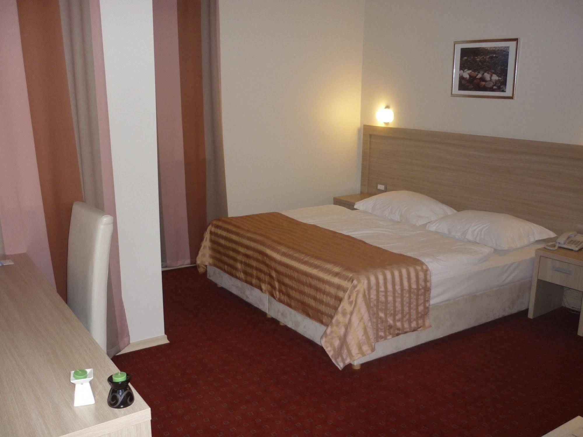 Hotel Brotnjo Читлук Экстерьер фото